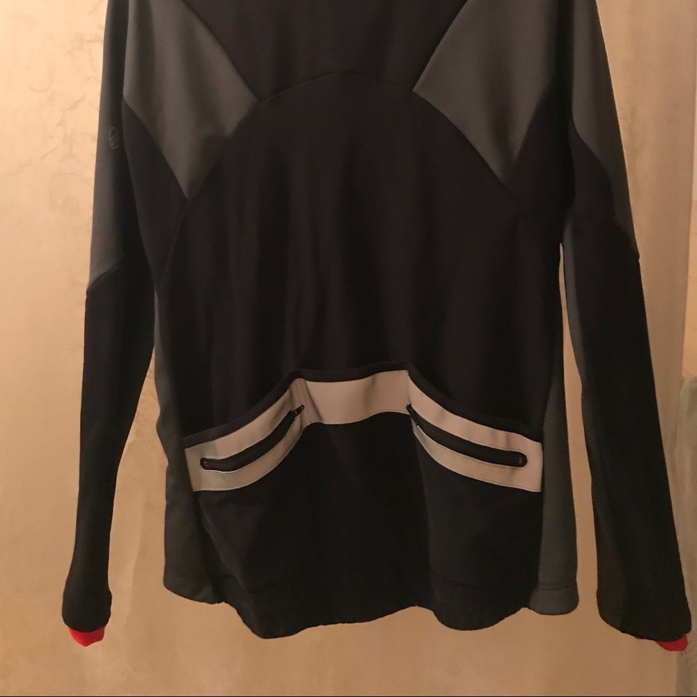 Men’s nylon TREK Jacket. Barely worn. Back zips. - Picture 4 of 4
